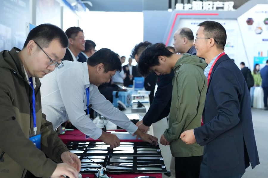 光车联动，协同创新  意桐光电汇助力海峡两岸汽车产业交流会圆满举行(图3)